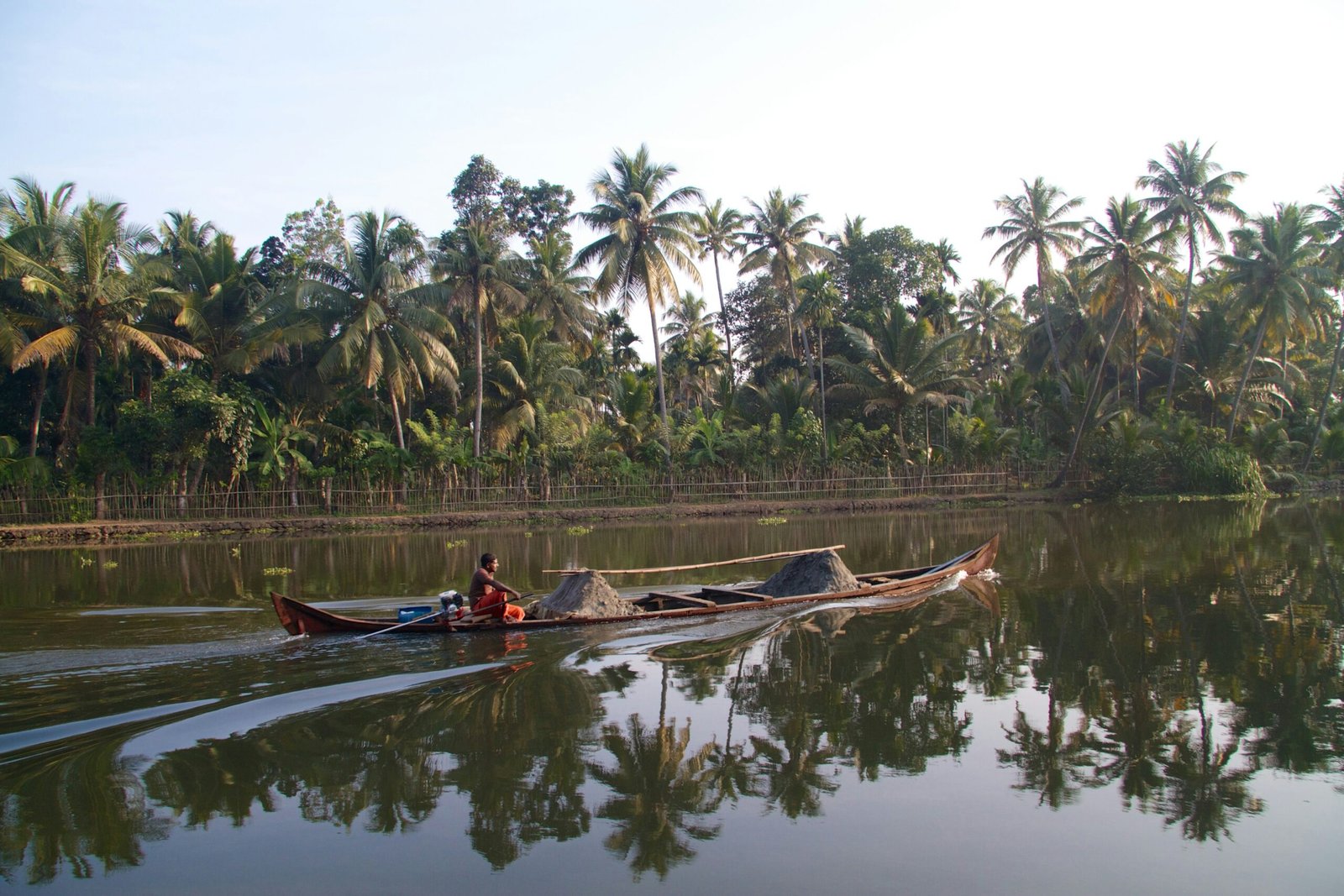 Kerala’s Serene Hills & Scenic Backwaters