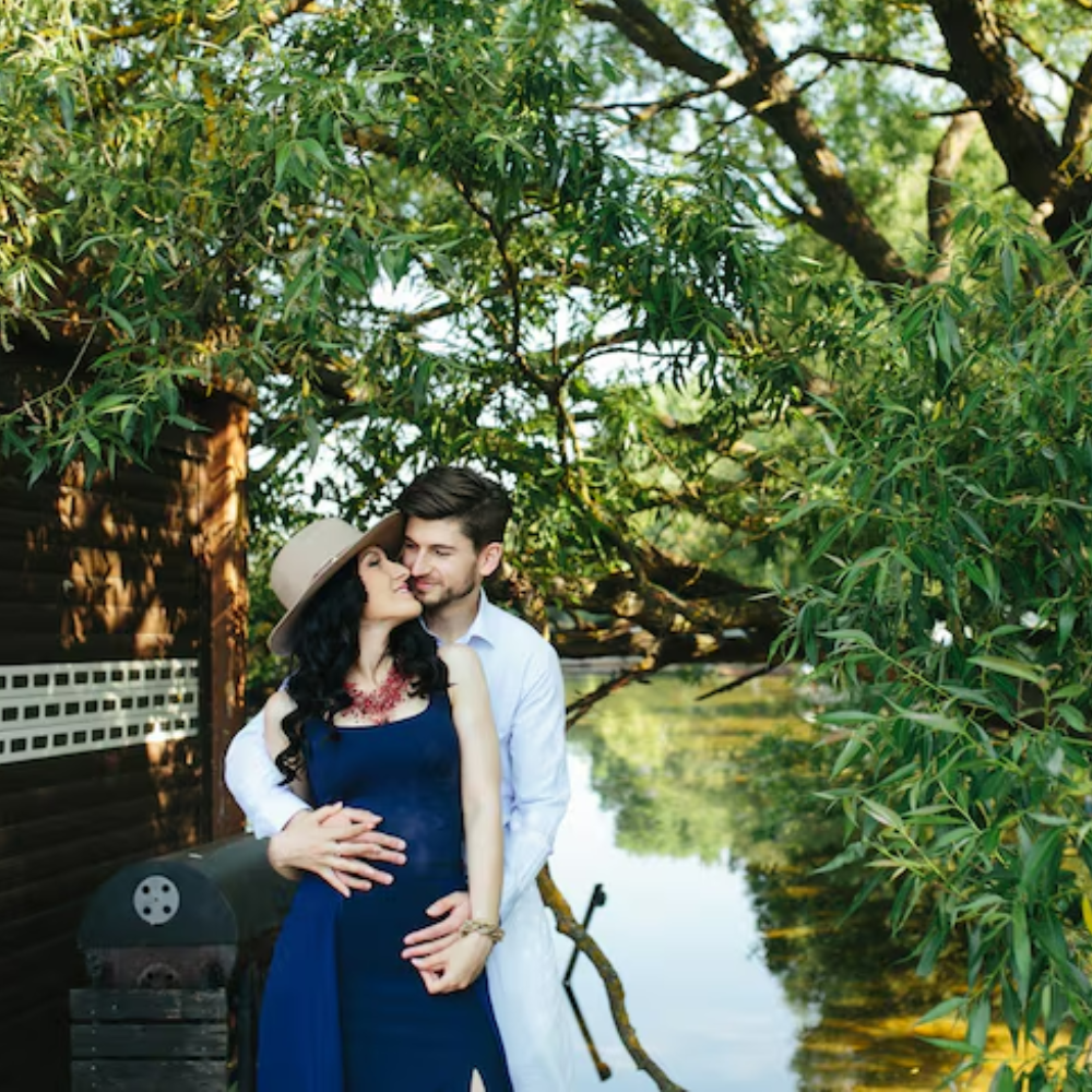 Kerala Honeymoon with Tea Gardens & Backwaters