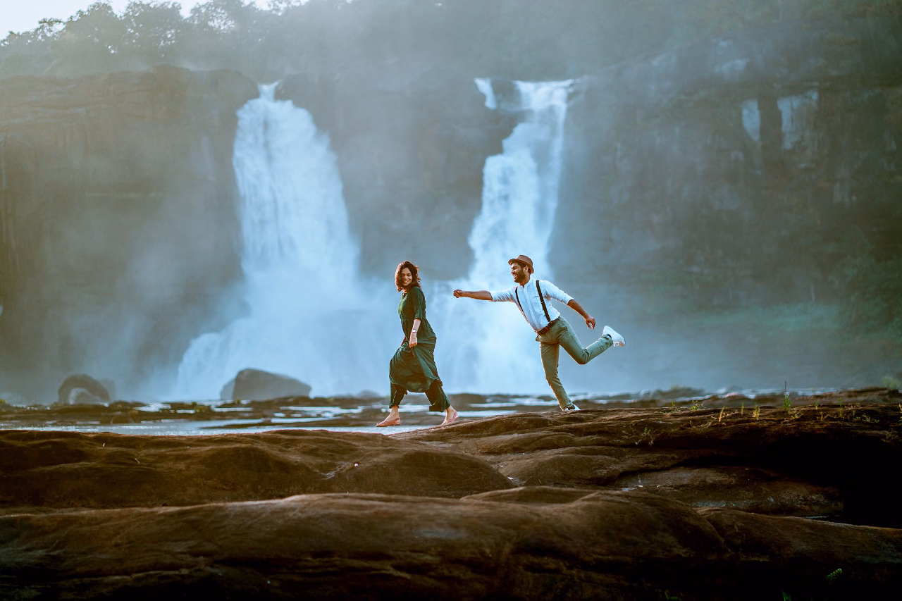 Romantic Kerala Beaches & Waterfalls Tour