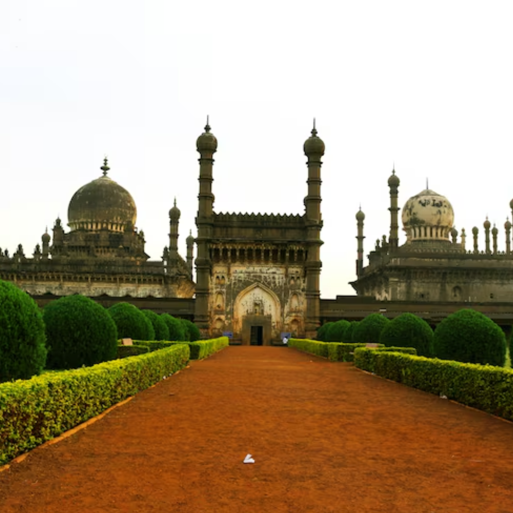 2 Days / 1 Night Taj Mahal + Agra Tour