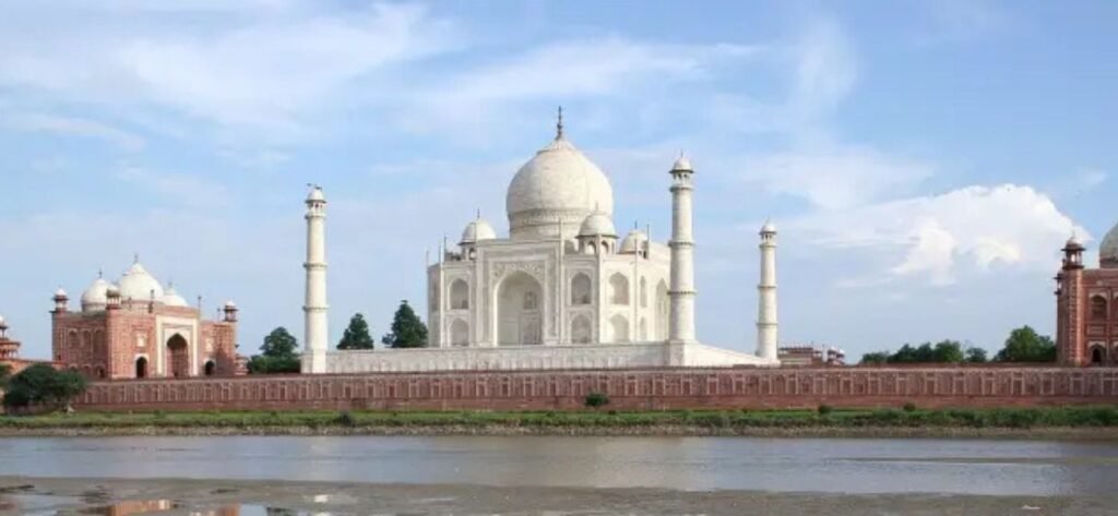 Agra Taj Mahal tour packages for Spanish Travellers
