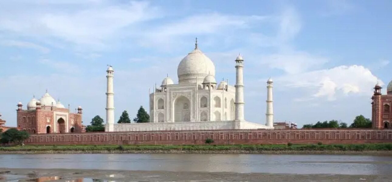 Agra Taj Mahal tour packages for Spanish Travellers